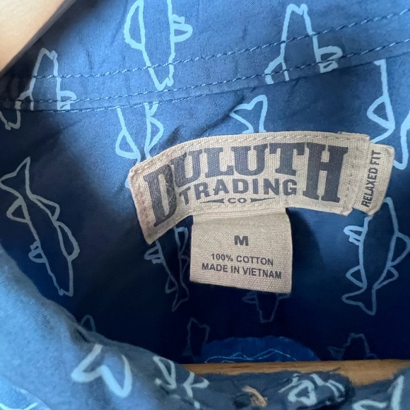 Duluth Trading Co Fish Print Mens Button Up Size Medium Relaxed Fit - Picture 4 of 6